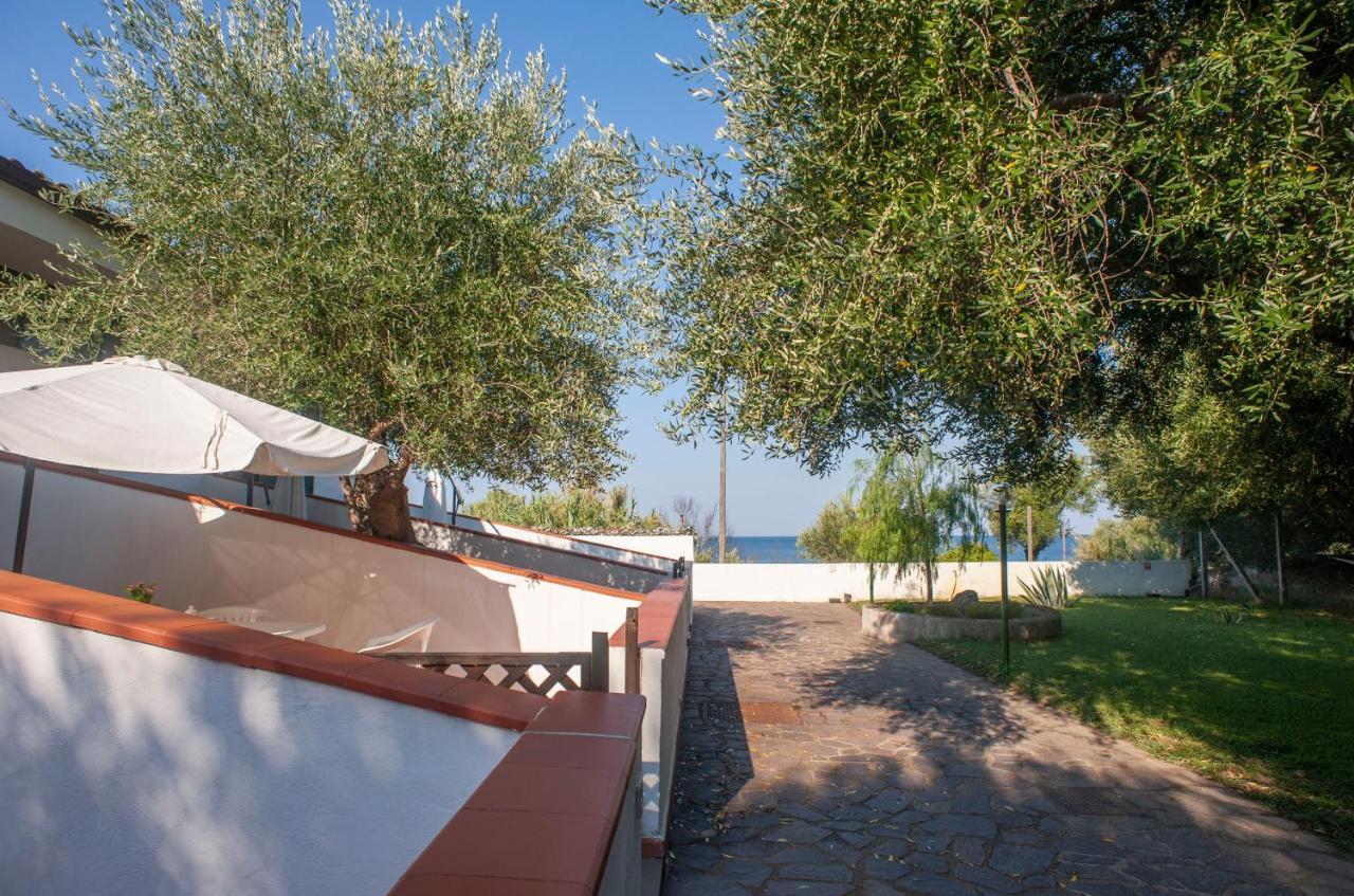 Casa Palinuro Vacanze Fronte Spiaggia Exteriör bild
